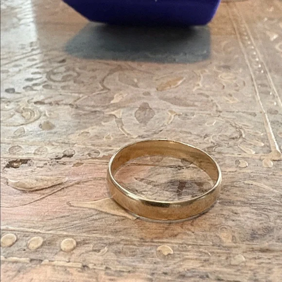 14 K wedding band size 9 - Picture 2 of 5